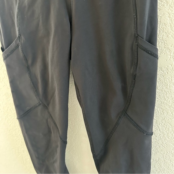 Lululemon Lululemon Outrun 17" Crop
Black size 4 - Picture 5 of 12